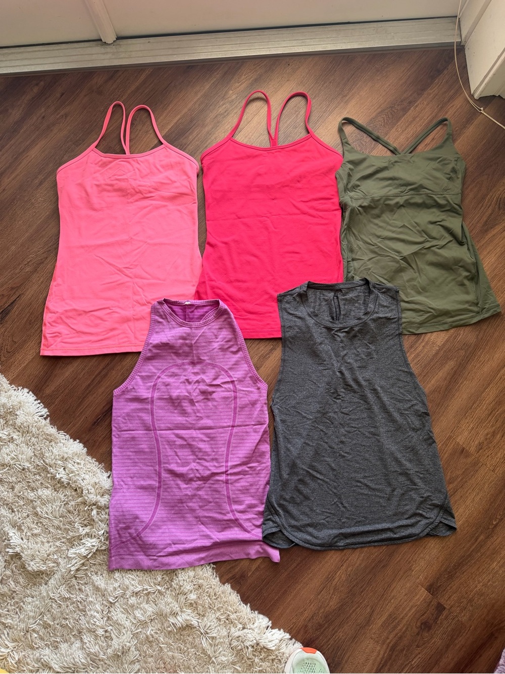 Lululemon tank bundle (5 tanks) - sz 6